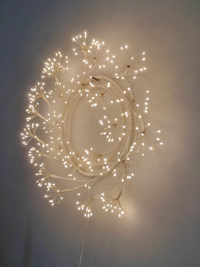 37526-WT - 24in LED Christmas Wreath White Indoor Hanging Holiday Decor Hi-Line Gift Ltd.