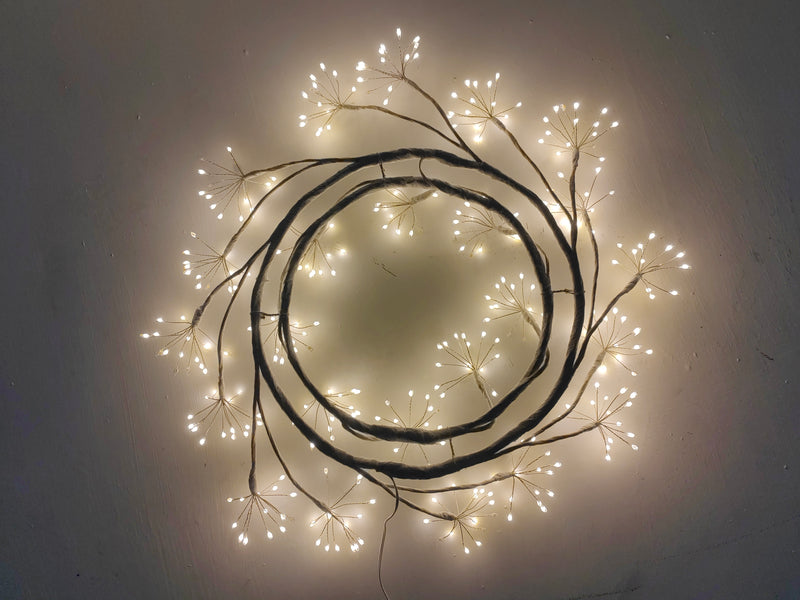 37526-WT - 24in LED Christmas Wreath White Indoor Hanging Holiday Decor Hi-Line Gift Ltd.