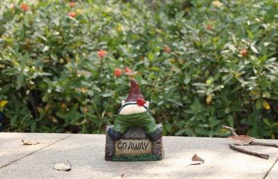 Hi-Line Exclusive - Welcome Sign Gnome Crawling Overy Trunk HI-LINE GIFT LTD.