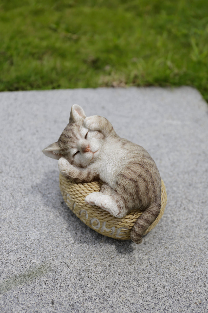 Cat With Welcome Sign HI-LINE GIFT LTD.